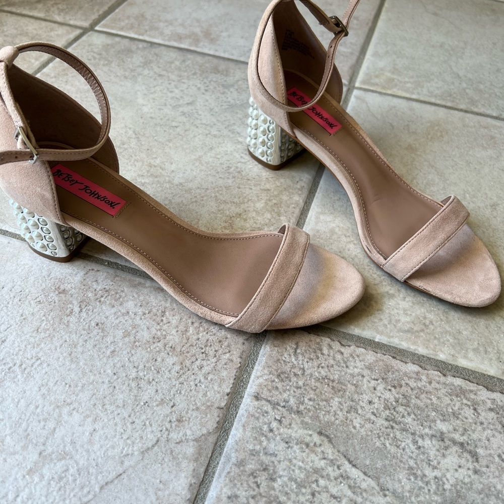 Betsy Johnson sandal, blush pink with pearl heels, size 8.5